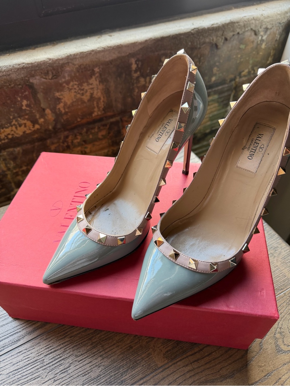 Valentino Garavani Rockstud Pointed Toe Pump in Pale Blue